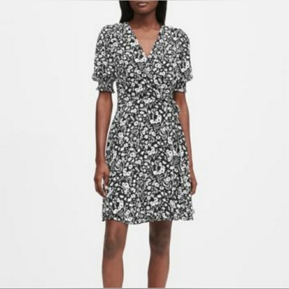 NWT Banana Republic Black & White Floral Wrap Dress